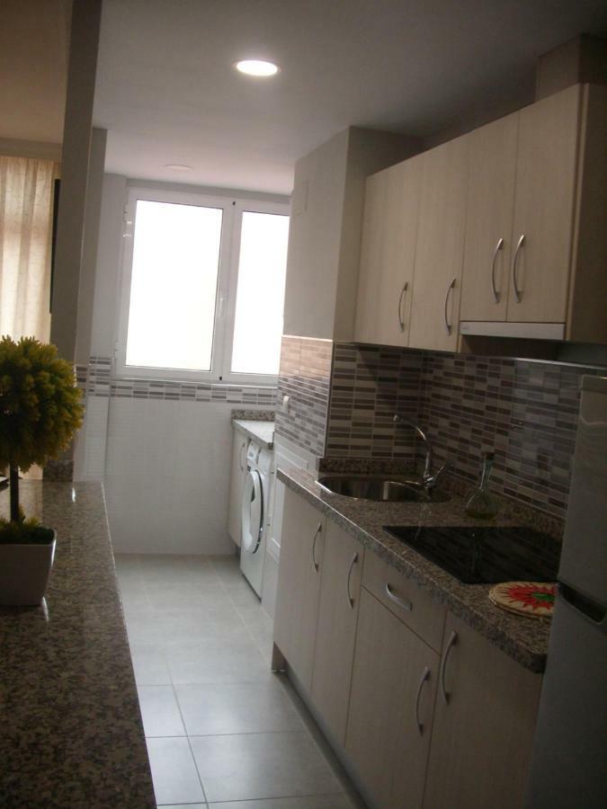 Paseo Maritimo De Poniente Apartman Málaga Kültér fotó