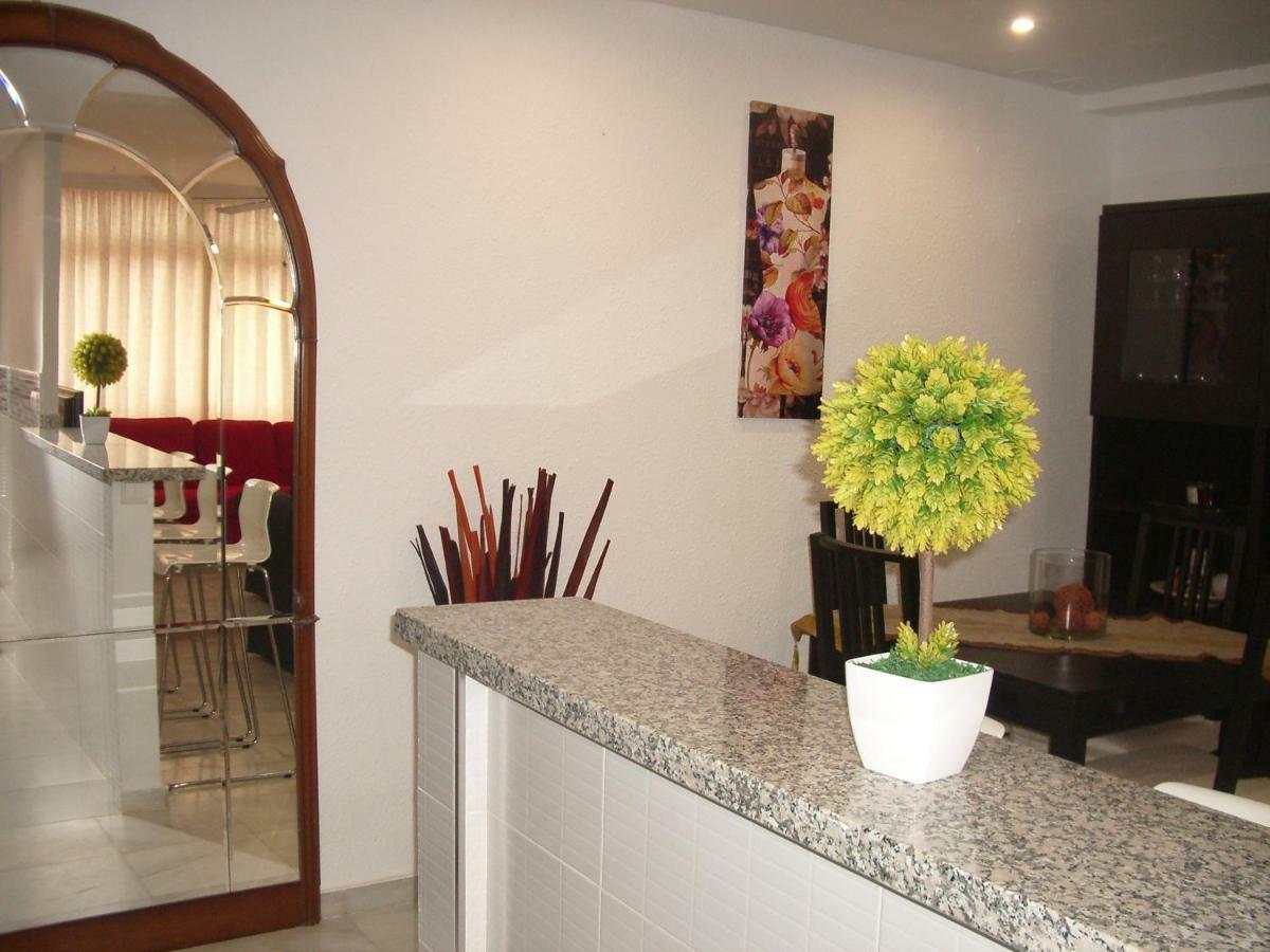 Paseo Maritimo De Poniente Apartman Málaga Kültér fotó