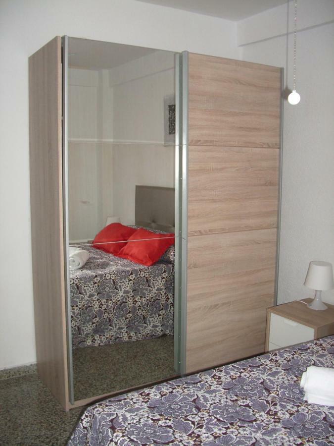 Paseo Maritimo De Poniente Apartman Málaga Kültér fotó