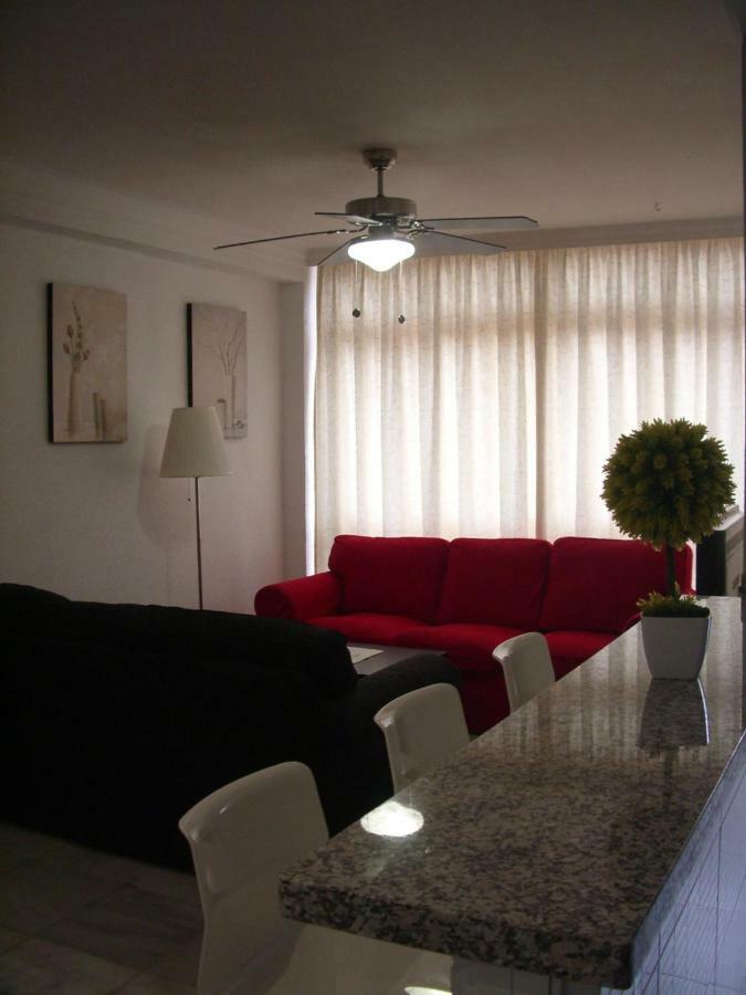 Paseo Maritimo De Poniente Apartman Málaga Kültér fotó